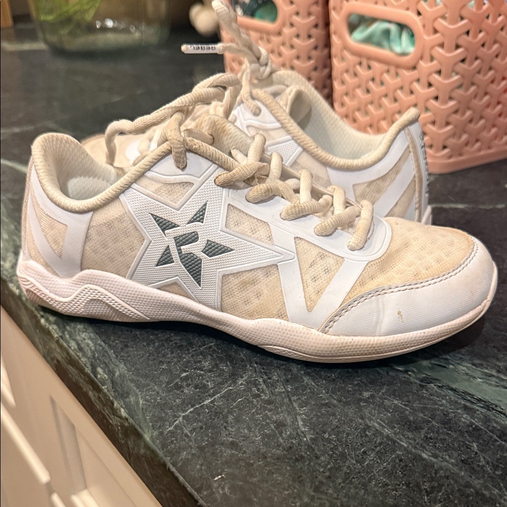 GIRLS REBEL cheer shoes